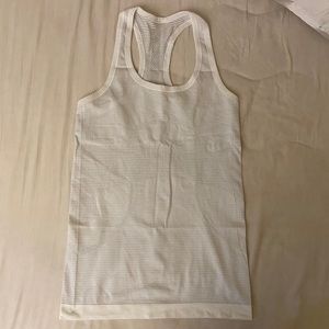 ❌❌SOLD❌❌Swiftly Tech Tank size 4